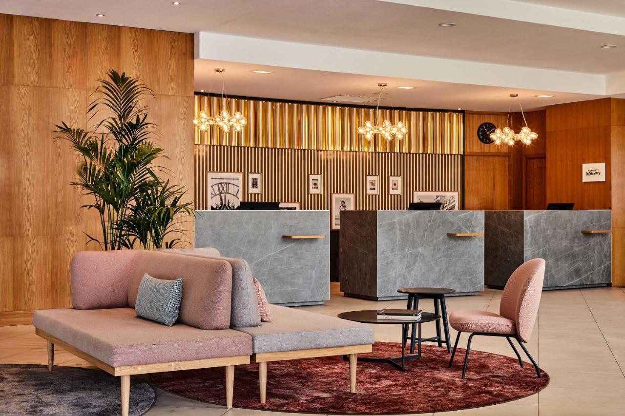 Sheraton Poznan Hotel Εξωτερικό φωτογραφία The lobby of the hotel