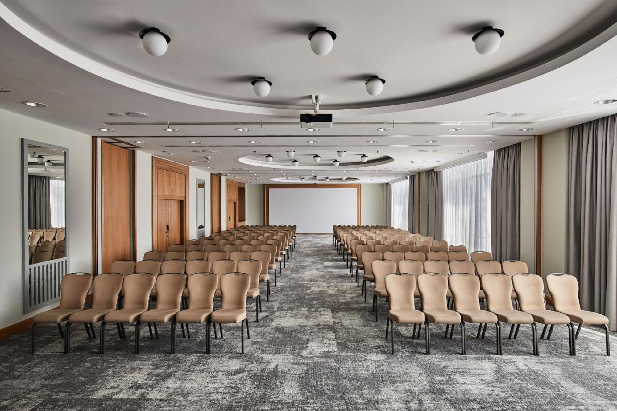 Sheraton Poznan Hotel Εξωτερικό φωτογραφία Meeting room