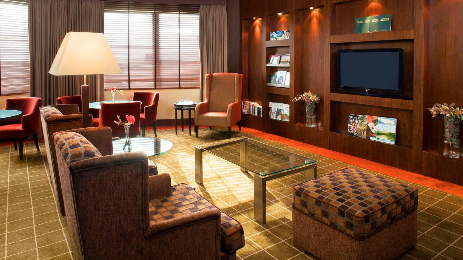 Sheraton Poznan Hotel Εξωτερικό φωτογραφία The Club at London Heathrow Airport